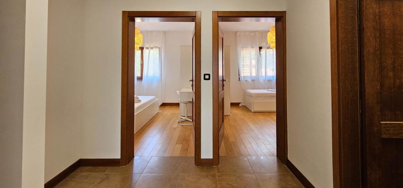 Apartment Bluemare B3 With Shared Pool Ližnjan エクステリア 写真