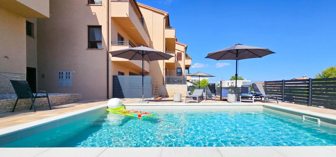 Apartment Bluemare B3 With Shared Pool Ližnjan エクステリア 写真